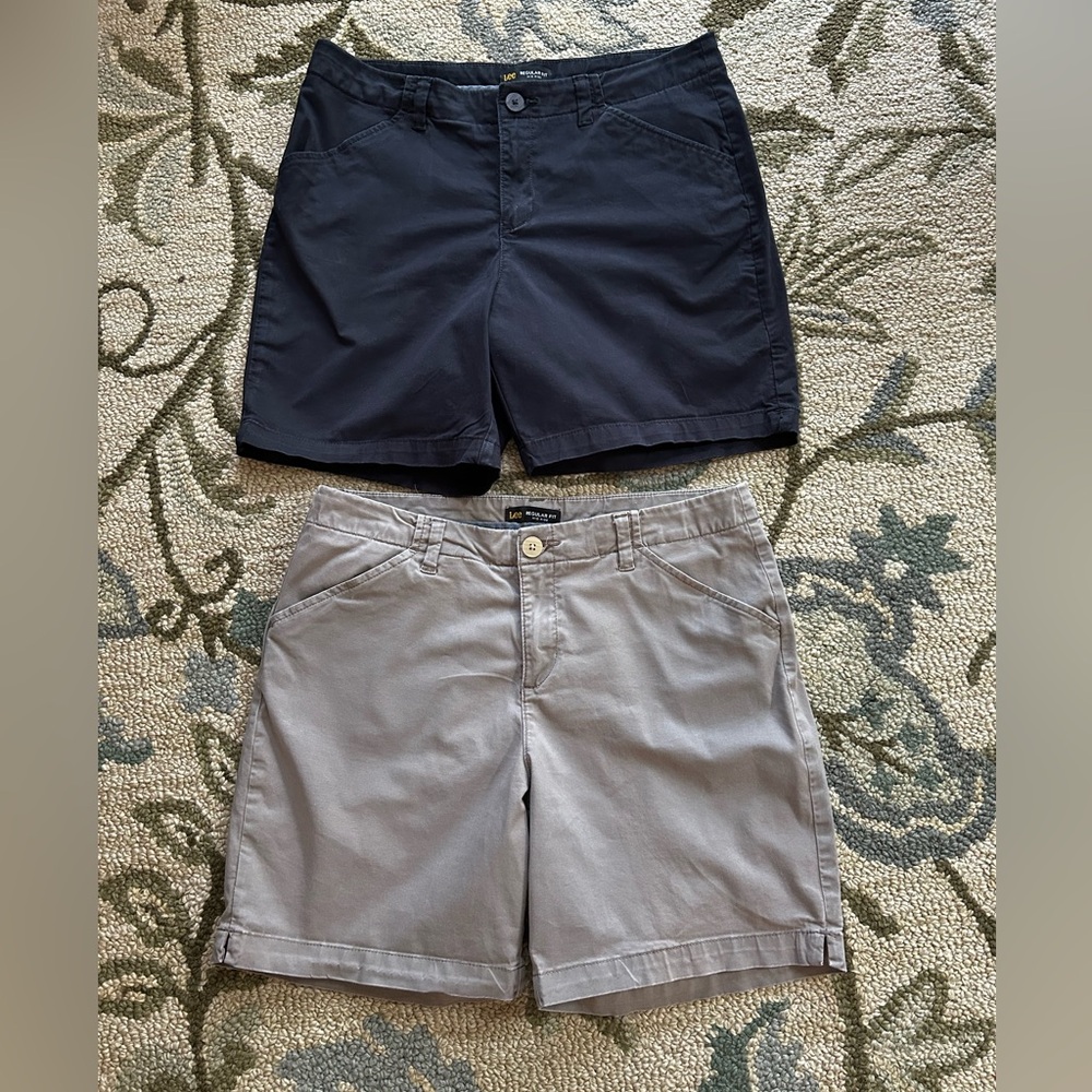 Two Pair Lee Women’s Mid Rise Regular Fit Shorts Size 12 Black and Putty
